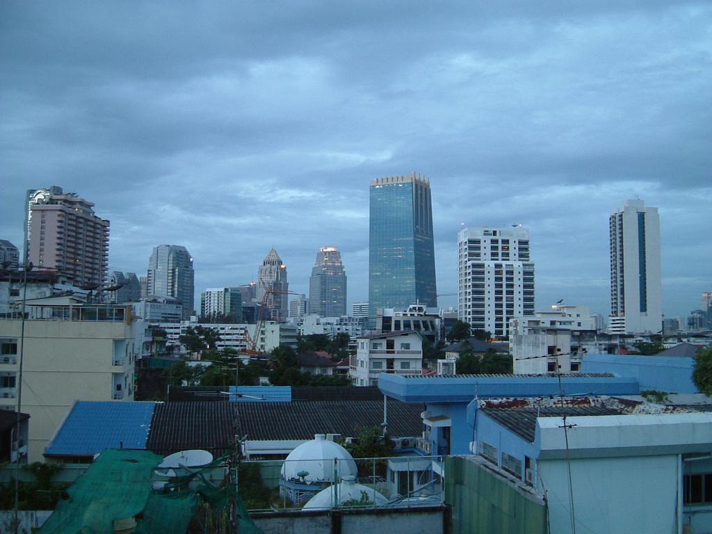 The Boss'S Place Sathorn Hotel Bangkok Exterior photo